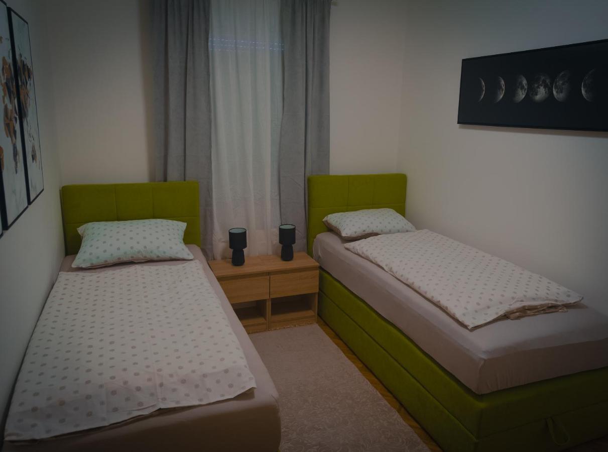 Апартаменти Mila Apartman Джяково Екстер'єр фото